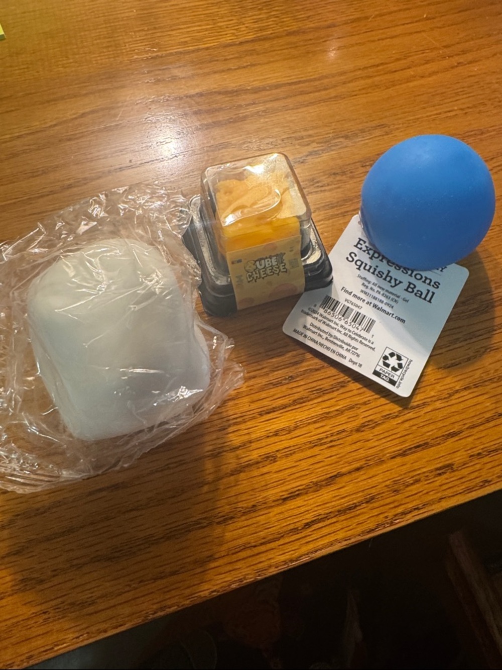 Squishy toys - Blue Expressions Squishy Ball, white squishy and mini cheese cube